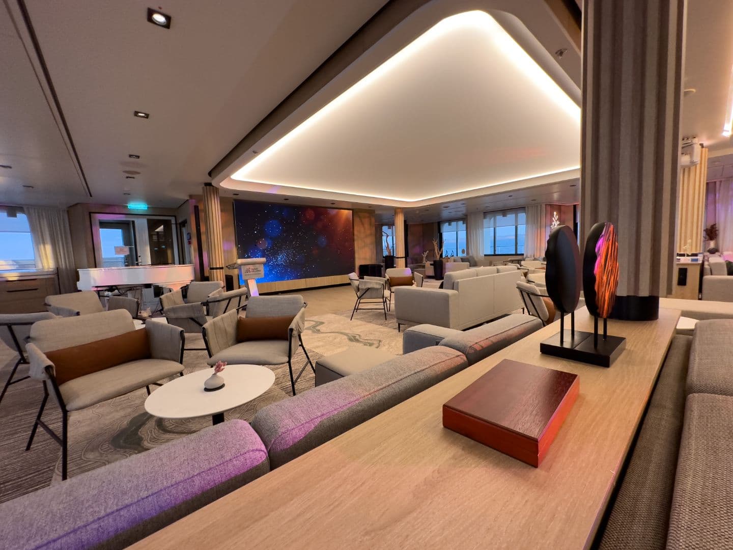 Interior 9